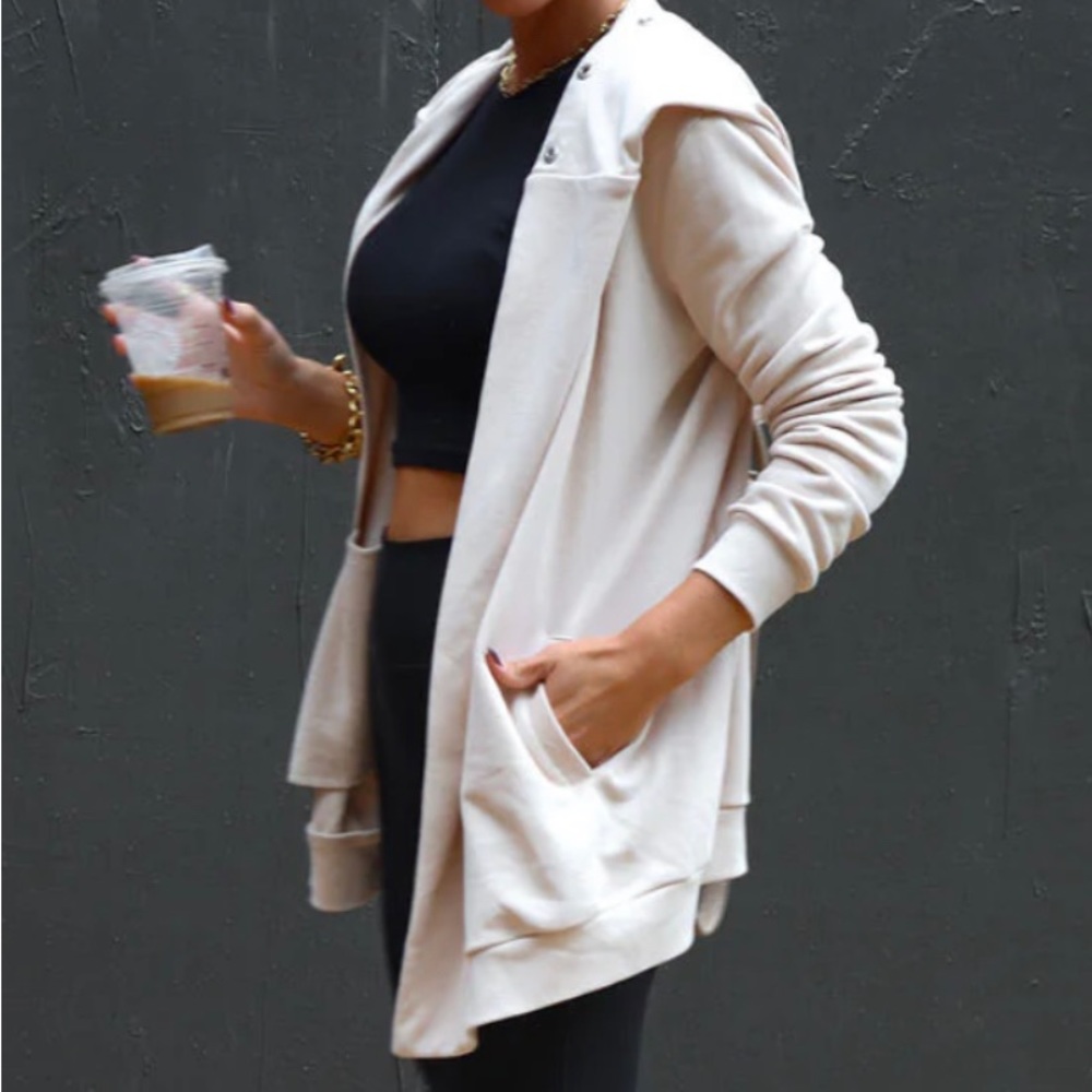 VICI KATHY POCKETED JACKET - BEIGE